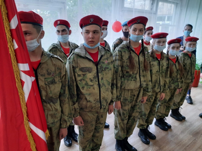 Александр Осипов торжественно открыл кадетский казачий класс в школе Краснокаменска 